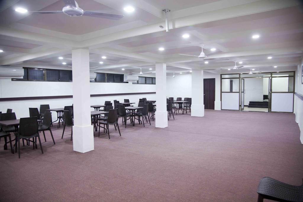 Hotel Pearls Aurangabad  Bagian luar foto