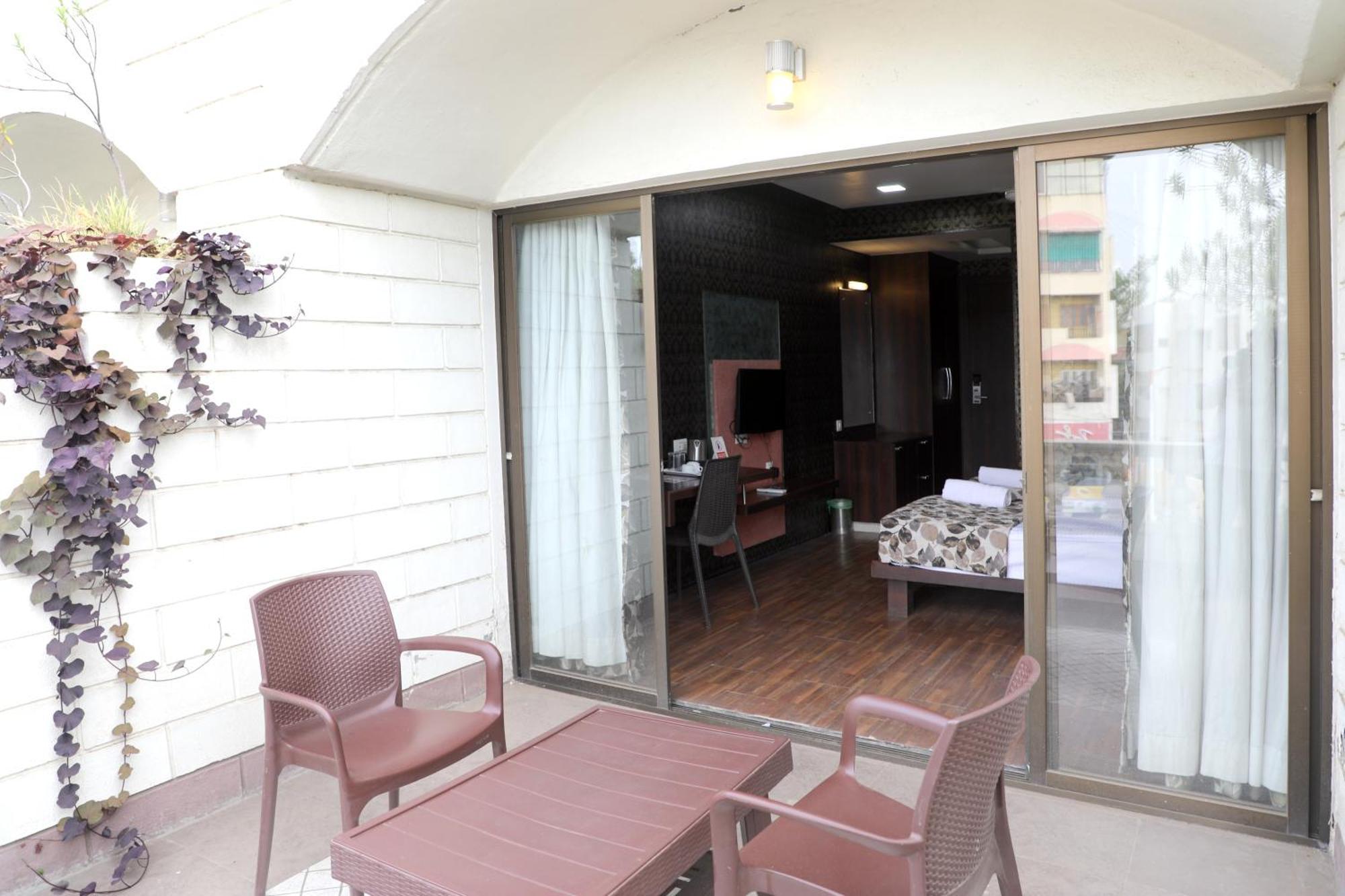Hotel Pearls Aurangabad  Bagian luar foto