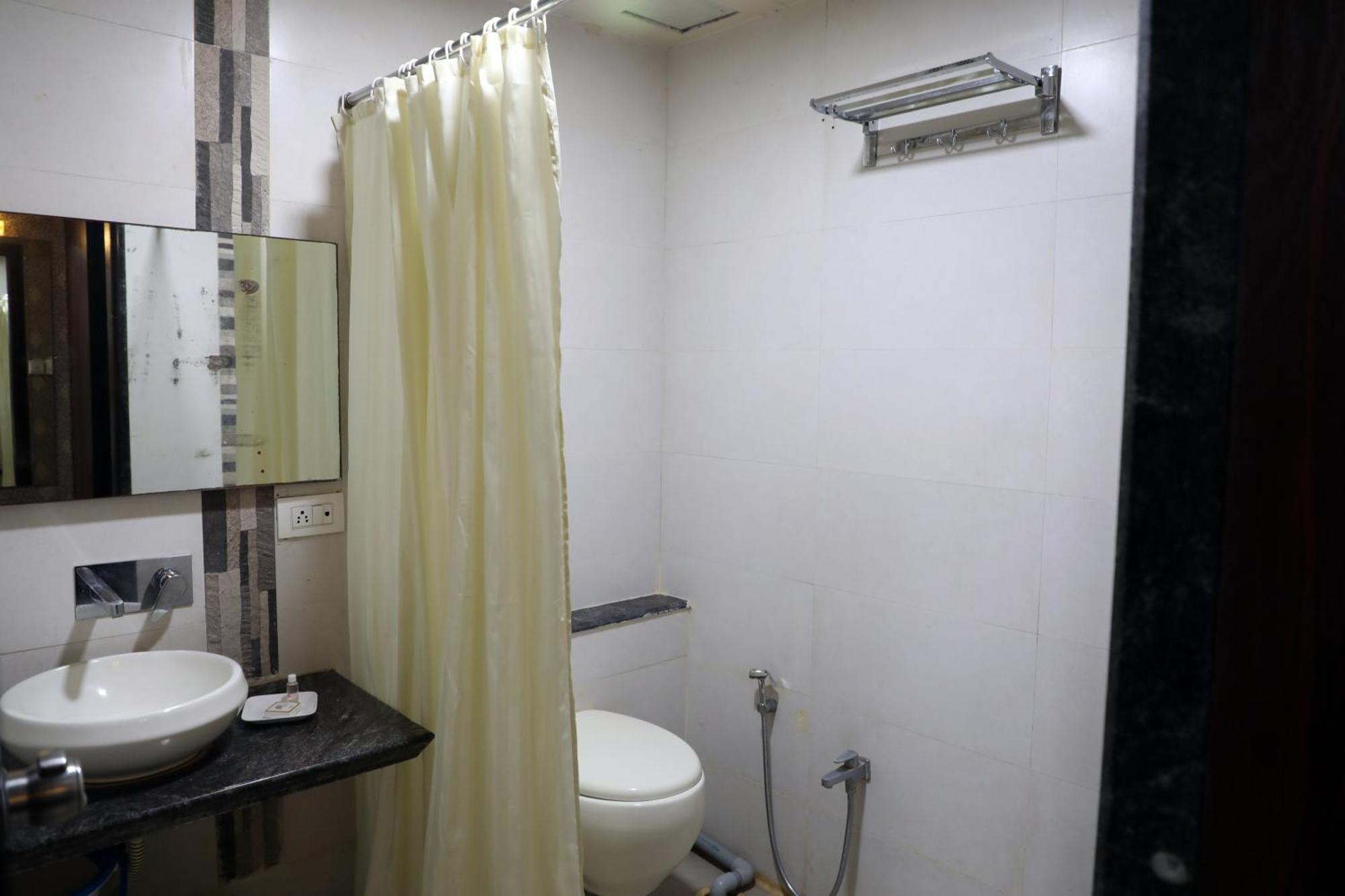 Hotel Pearls Aurangabad  Bagian luar foto