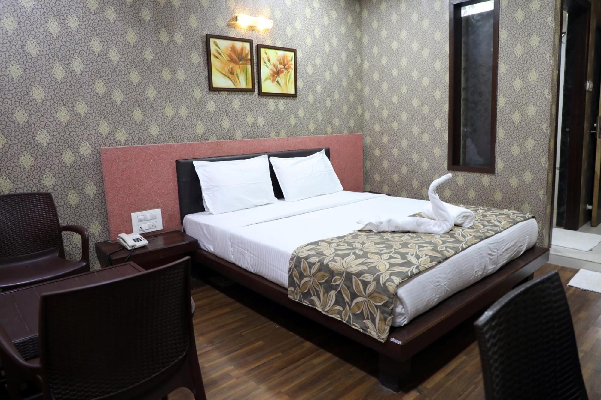Hotel Pearls Aurangabad  Bagian luar foto