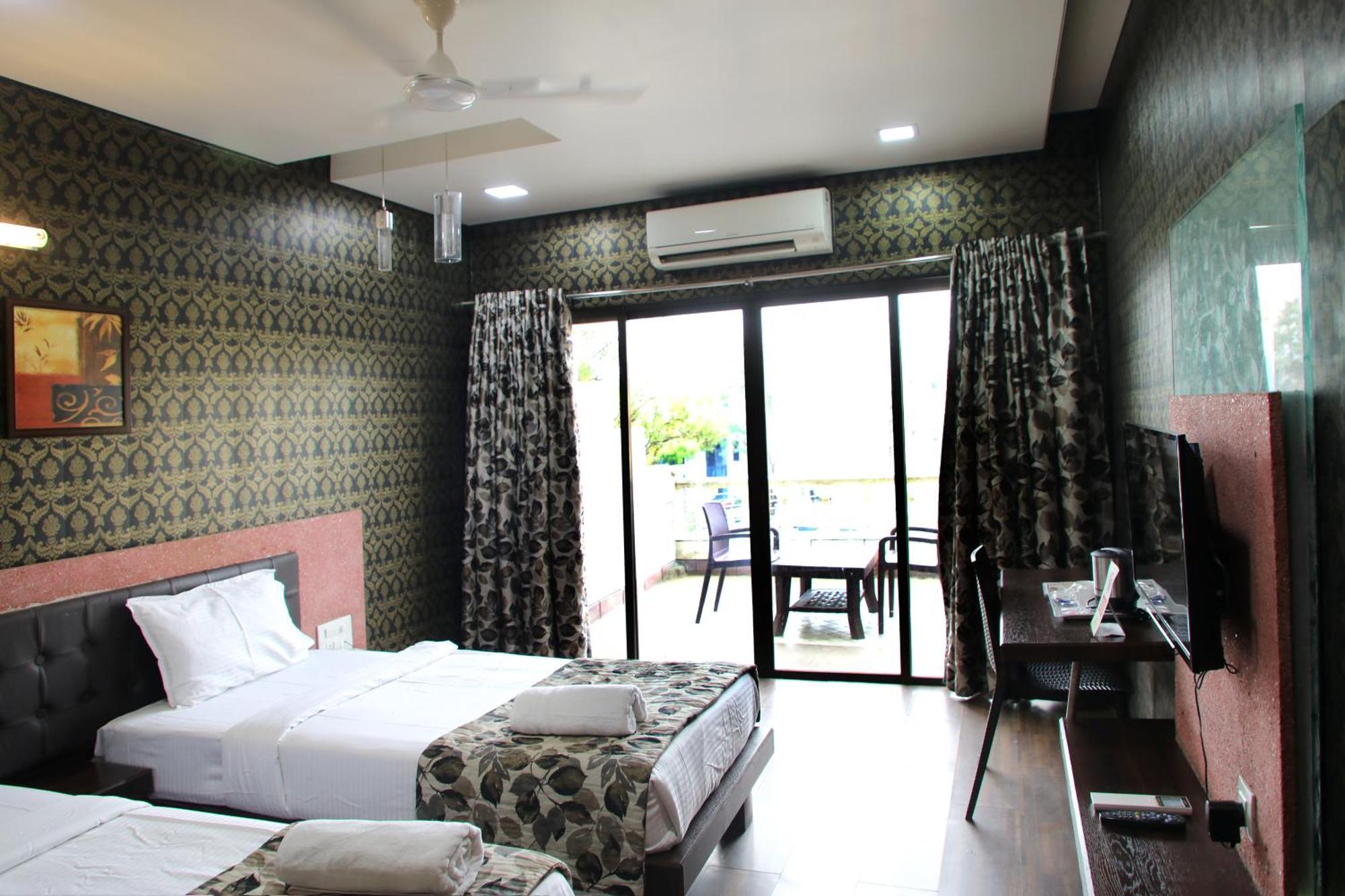 Hotel Pearls Aurangabad  Bagian luar foto