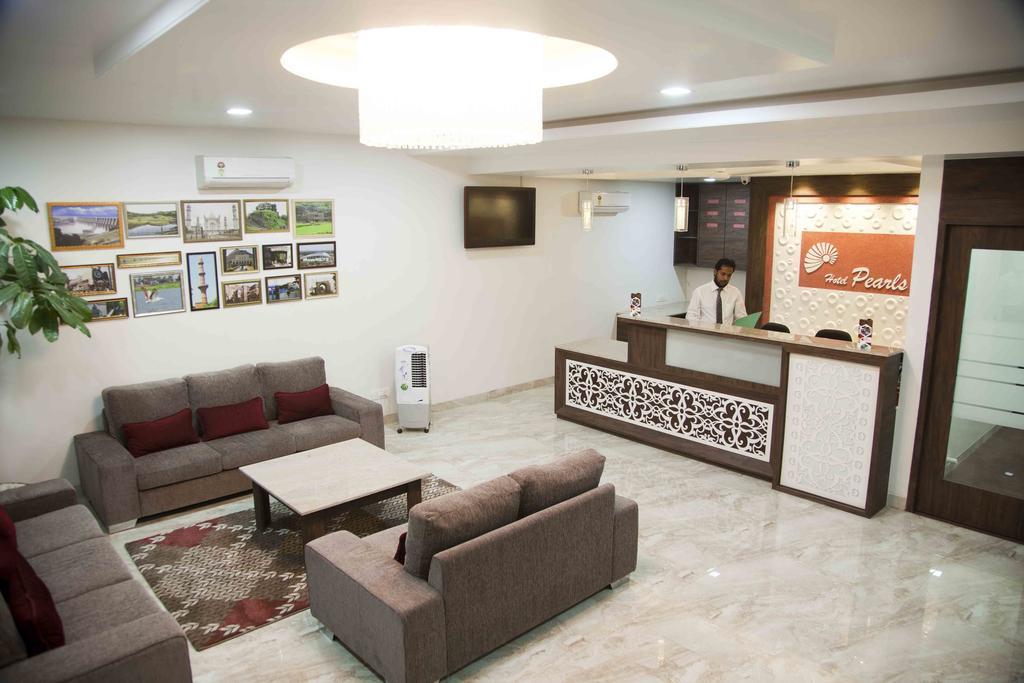 Hotel Pearls Aurangabad  Bagian luar foto