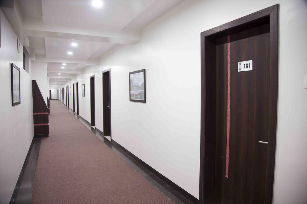 Hotel Pearls Aurangabad  Bagian luar foto