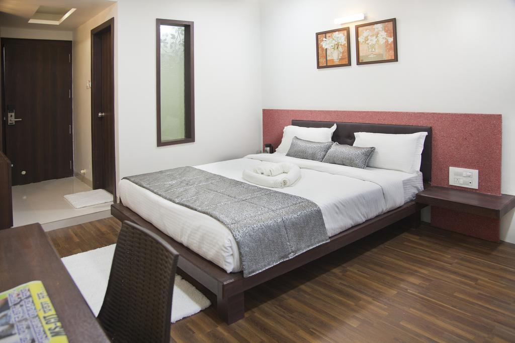 Hotel Pearls Aurangabad  Bagian luar foto
