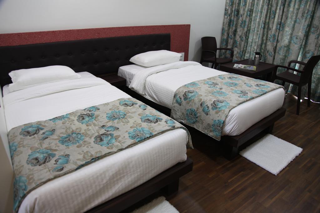 Hotel Pearls Aurangabad  Bagian luar foto