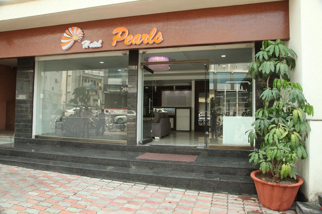 Hotel Pearls Aurangabad  Bagian luar foto