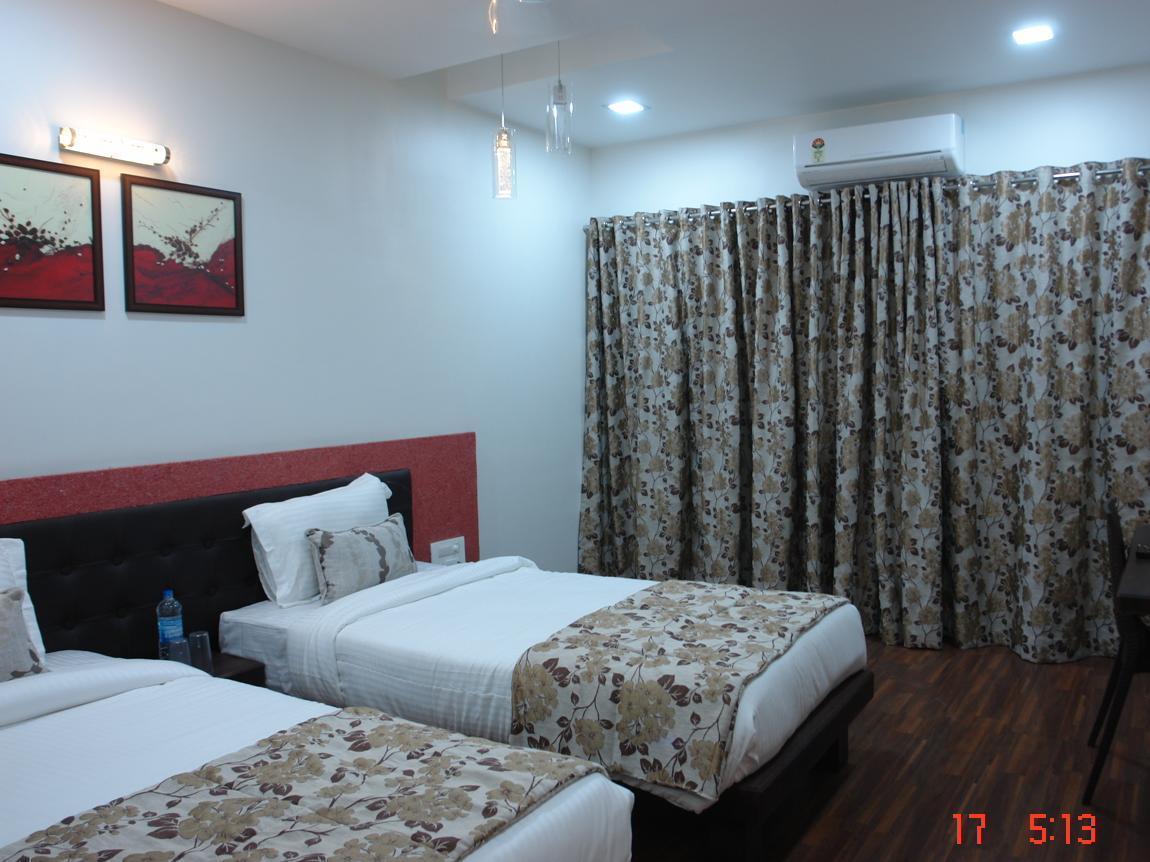 Hotel Pearls Aurangabad  Bagian luar foto